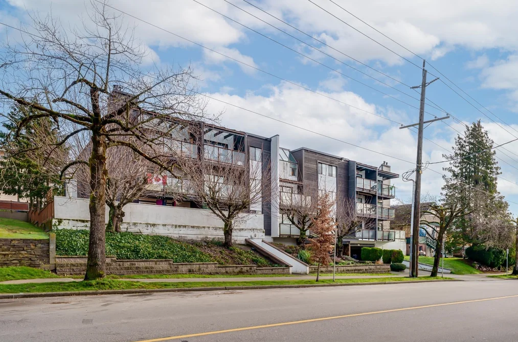 Condo for sale at 307 315 Tenth Street New Westminster British Columbia - MLS: R3088629