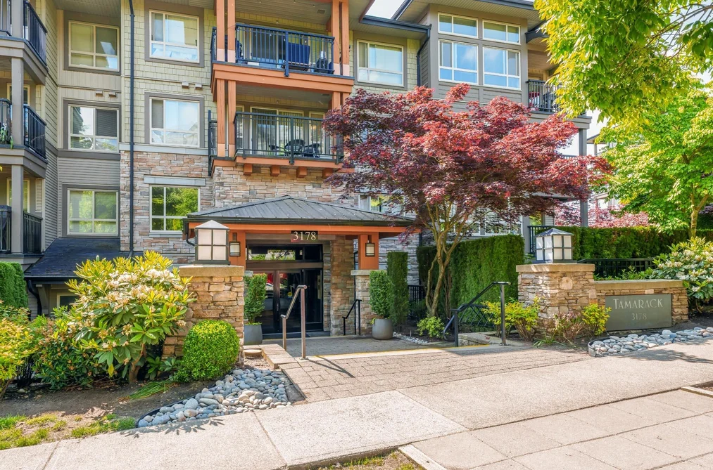 Condo for sale at 307 3178 Dayanee Springs Boulevard Coquitlam British Columbia - MLS: R3127981