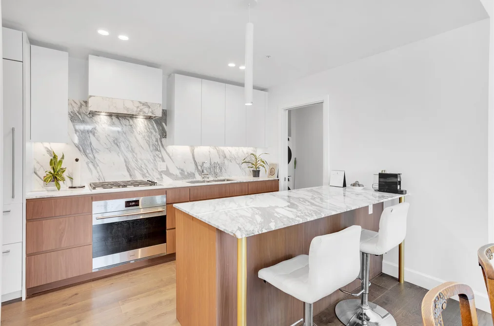 Condo for sale at 307 3668 W 10th Avenue Vancouver British Columbia - MLS: R3093145