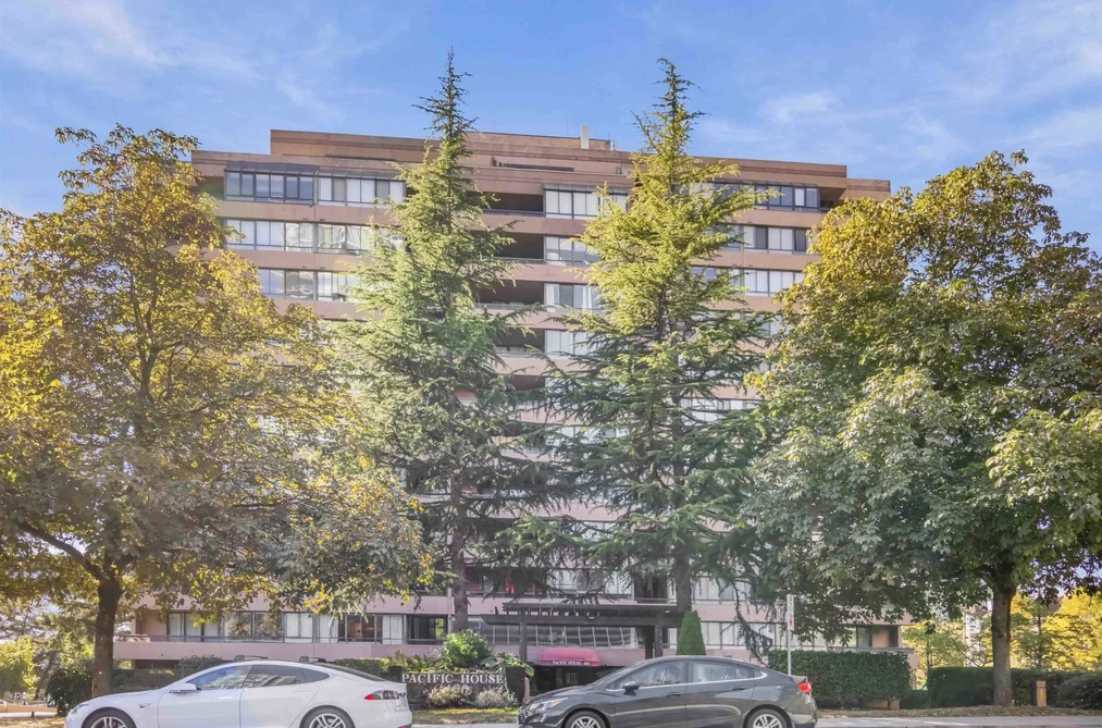 Condo for sale at 307 460 Westview Street Coquitlam British Columbia - MLS: R3168859