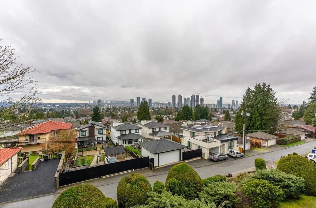 Condo for sale at 307 5340 Hastings Street Burnaby British Columbia - MLS: R3128067