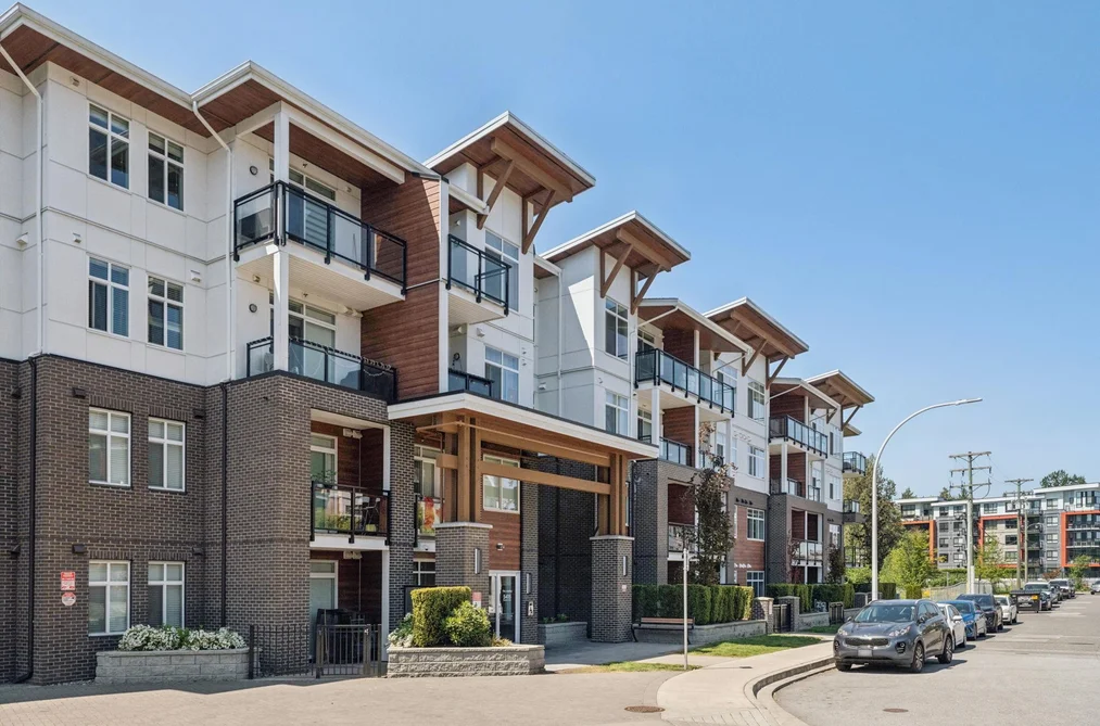 Condo for sale at 307 5415 Brydon Crescent Langley British Columbia - MLS: R3120529