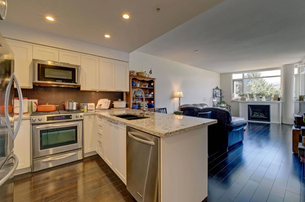 307 5725 TEREDO STREET, Sechelt, BC — Residential for Sale — Photo 4 of 22