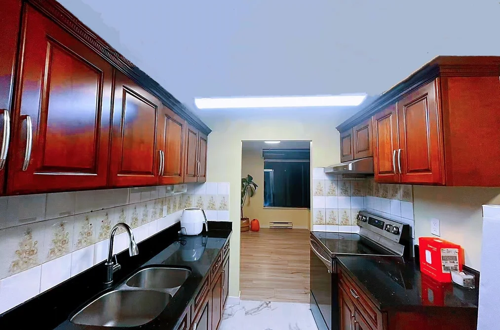 Condo for sale at 307 5800 Cooney Road Richmond British Columbia - MLS: R3075028