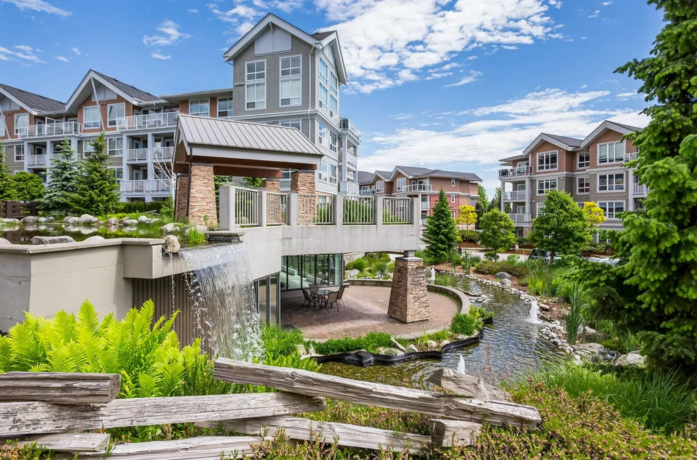 Condo for sale at 307 6480 194 Street Surrey British Columbia - MLS: R3153949