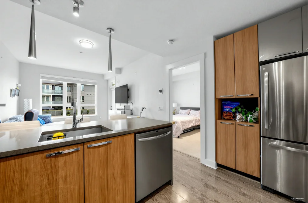 307 733 W 14TH STREET, North Vancouver BC V7M 0C6, North Vancouver BC — Residential for Sale - Photo 4