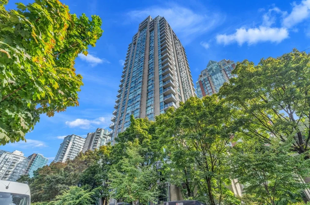 Condo for sale at 307 928 W Richards Street Street Vancouver British Columbia - MLS: R3169313