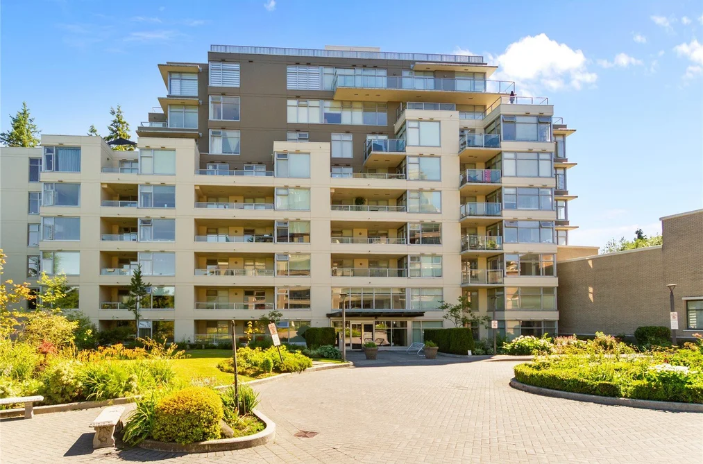 Condo for sale at 307 9298 University Crescent Burnaby British Columbia - MLS: R3154653