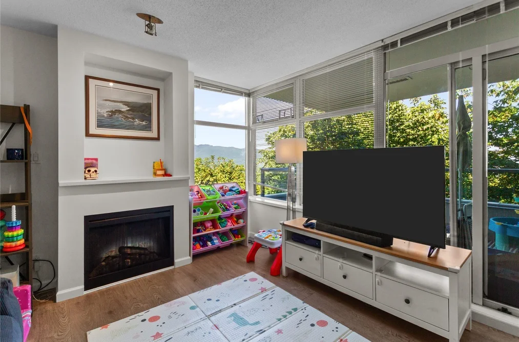 307 9298 UNIVERSITY CRESCENT, Burnaby BC V5A 4X8, Burnaby BC — Residential for Sale — Photo 5 of 21
