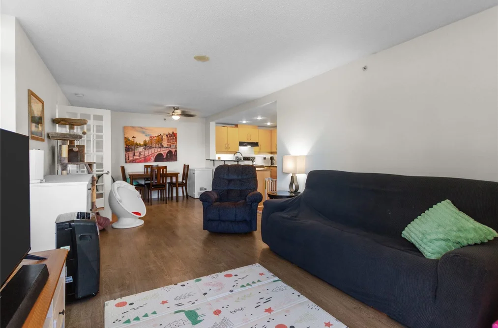 307 9298 UNIVERSITY CRESCENT, Burnaby BC V5A 4X8, Burnaby BC — Residential for Sale — Photo 6 of 21