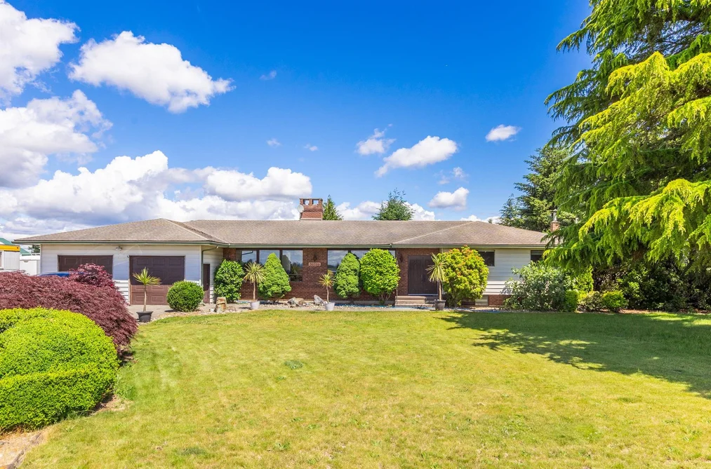 House for sale at 30751 0 Avenue Abbotsford British Columbia - MLS: R3132937