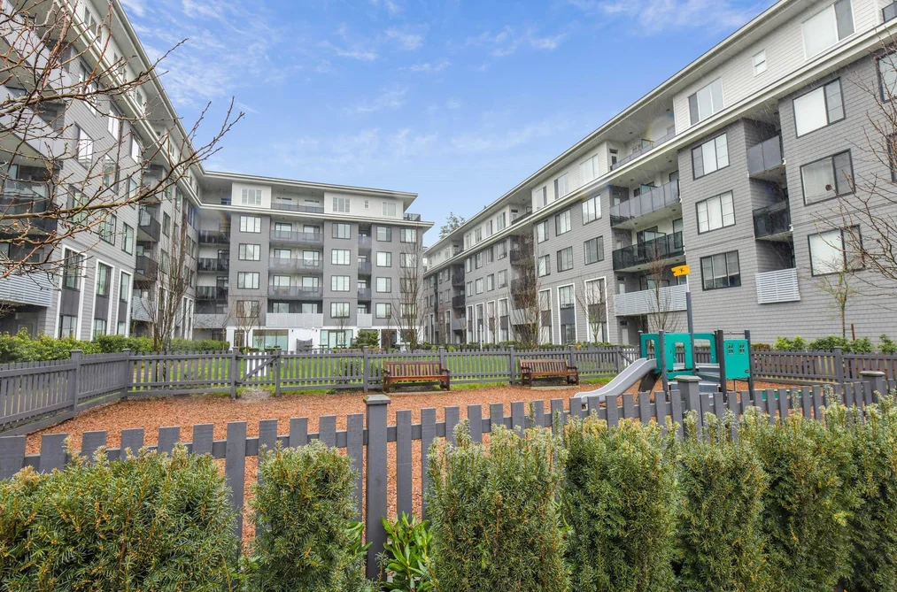 Condo for sale at 308 15835 85 Avenue Surrey British Columbia - MLS: R3106712
