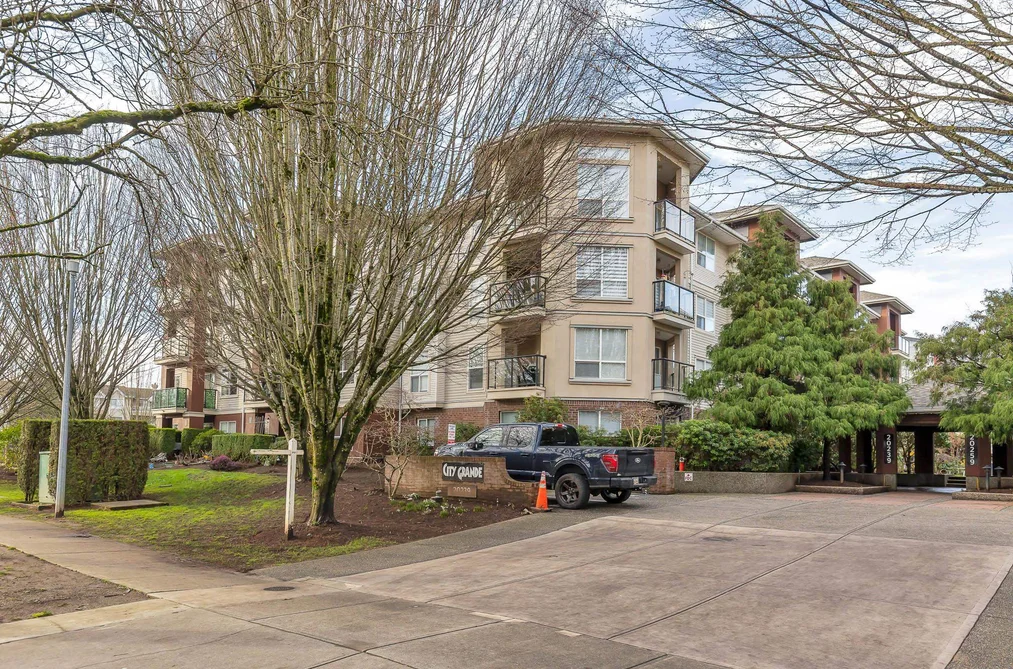 Condo for sale at 308 20239 Michaud Crescent Langley British Columbia - MLS: R3086514