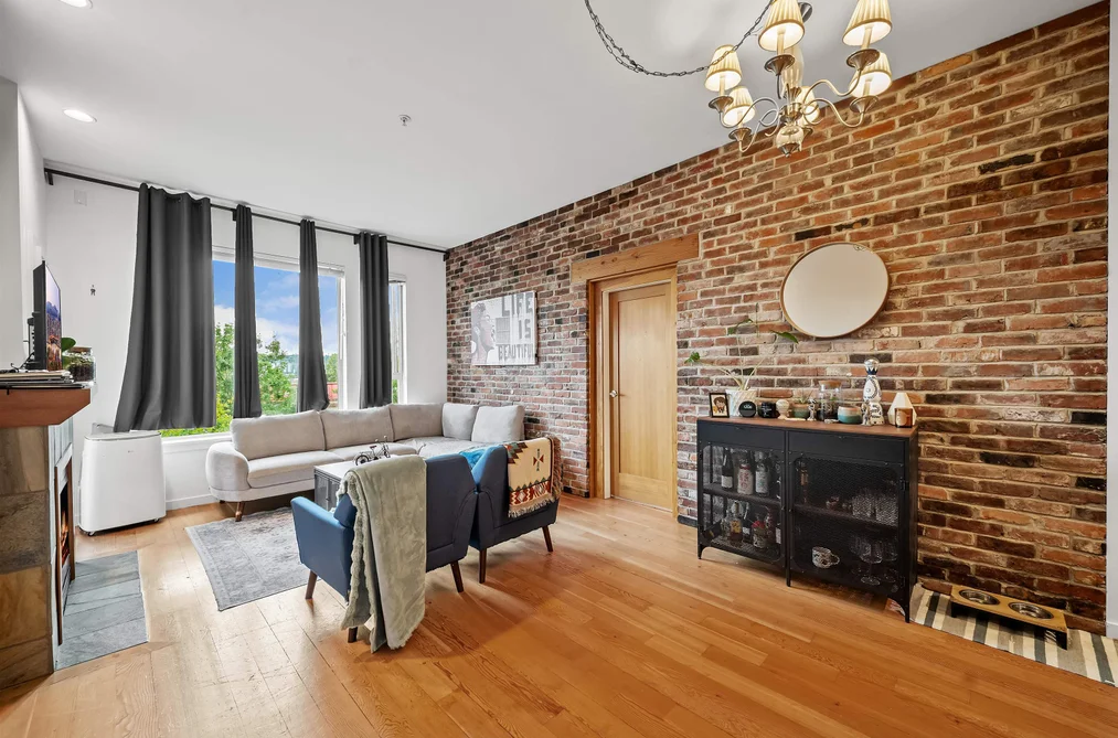 Condo for sale at 308 250 Salter Street New Westminster British Columbia - MLS: R3150764