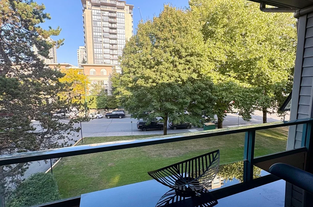 Condo for sale at 308 2925 Glen Drive Coquitlam British Columbia - MLS: R3166372
