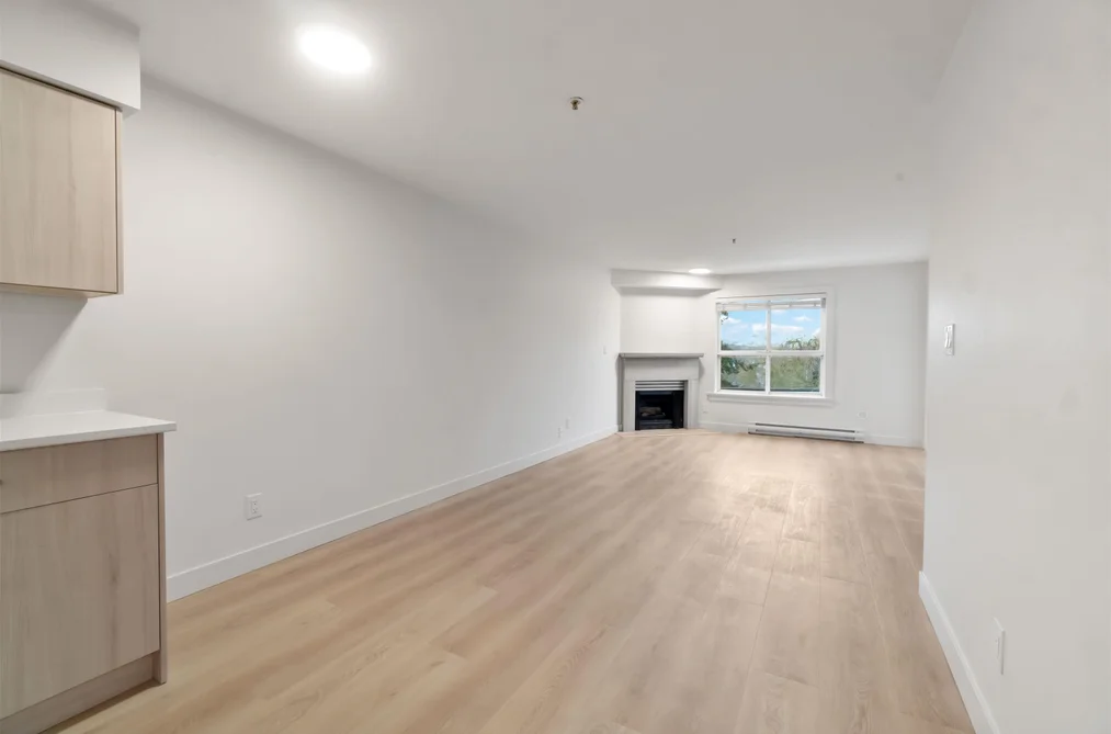 Condo for sale at 308 2928 Commercial Drive Vancouver British Columbia - MLS: R3146425
