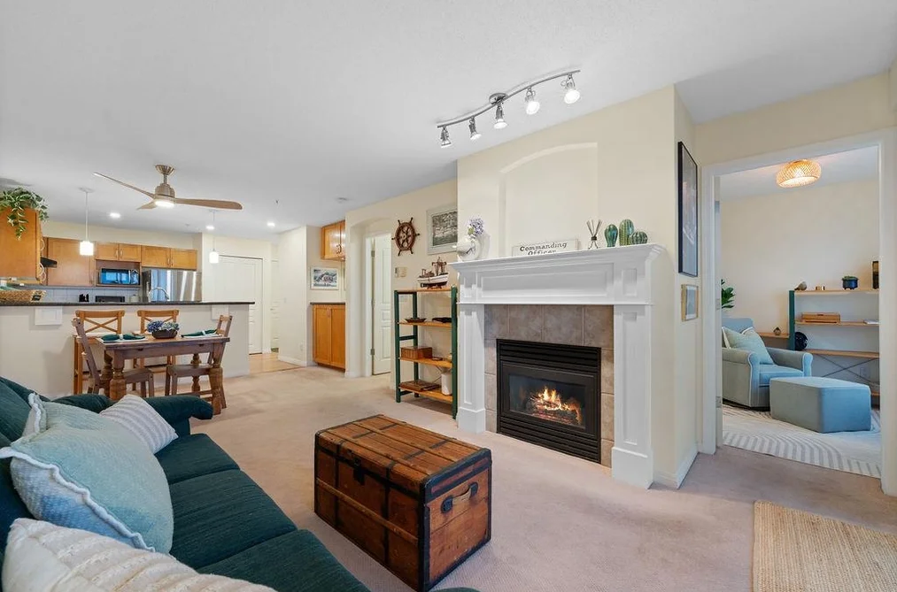 308 333 E 1ST STREET, North Vancouver BC V7L 4W9, North Vancouver BC — Residential for Sale - Photo 2