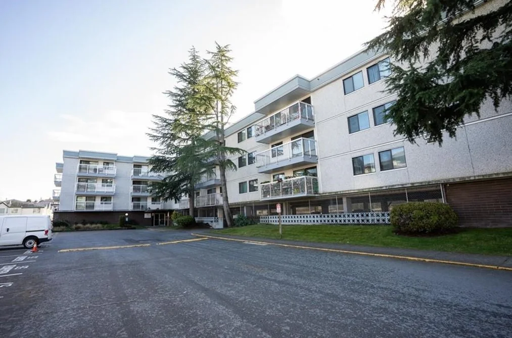 Condo for sale at 110 6420 Buswell Street Richmond British Columbia - MLS: R3126313