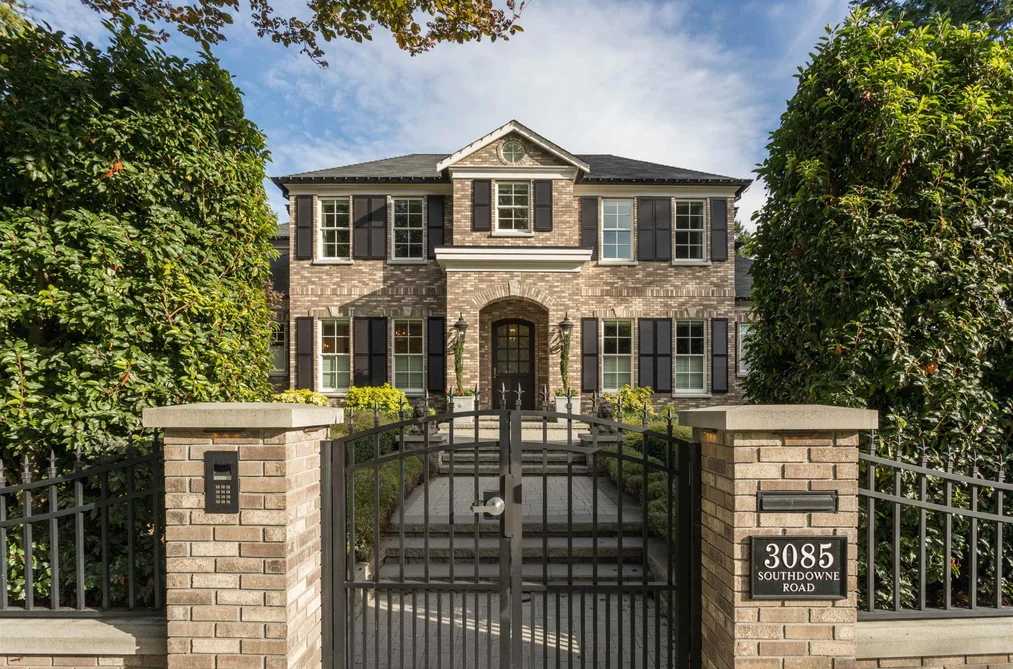 3085 SOUTHDOWNE ROAD, No City Value BC V8R 6H3, No City Value BC — Residential for Sale - Photo 2