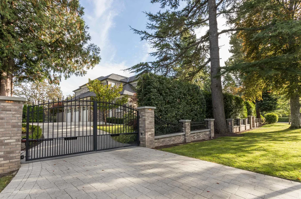 3085 SOUTHDOWNE ROAD, No City Value BC V8R 6H3, No City Value BC — Residential for Sale - Photo 3
