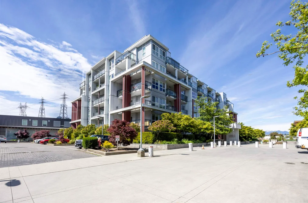 Condo for sale at 309 10033 River Drive Richmond British Columbia - MLS: R3092760
