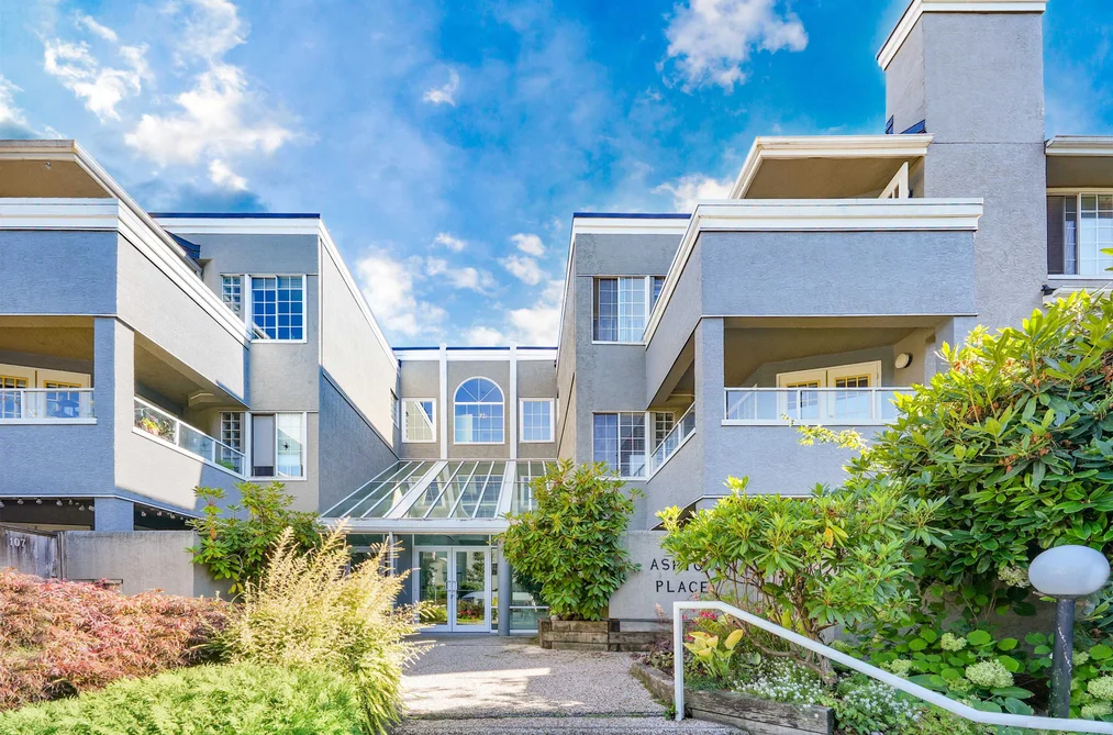 Condo for sale at 309 125 W 18th Street North Vancouver British Columbia - MLS: R3152224