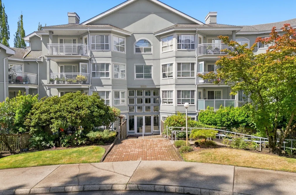 Condo for sale at 309 13939 Laurel Drive Surrey British Columbia - MLS: R3152238