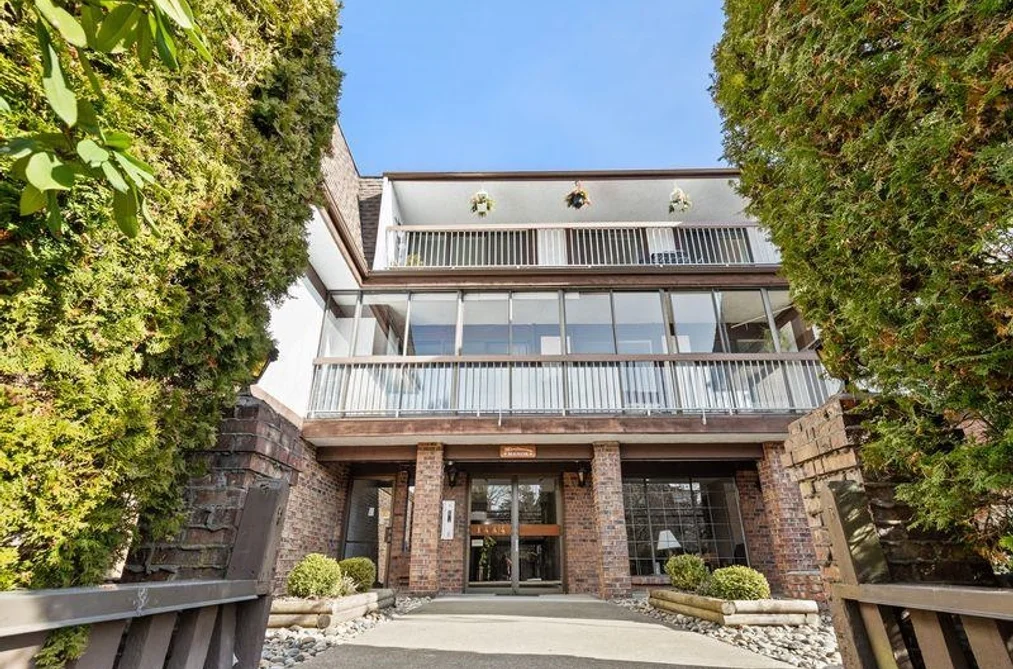309 1444 MARTIN STREET, White Rock BC V4B 3W7, White Rock BC — Residential for Sale - Photo 2