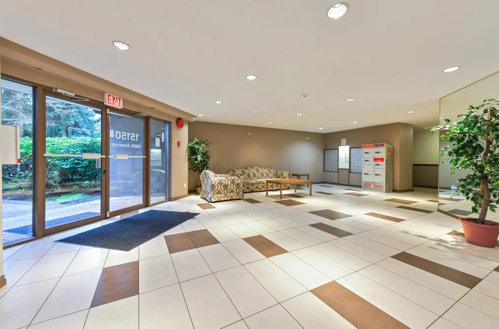 Condo for sale at 309 15150 108 Avenue Surrey British Columbia - MLS: R3104215