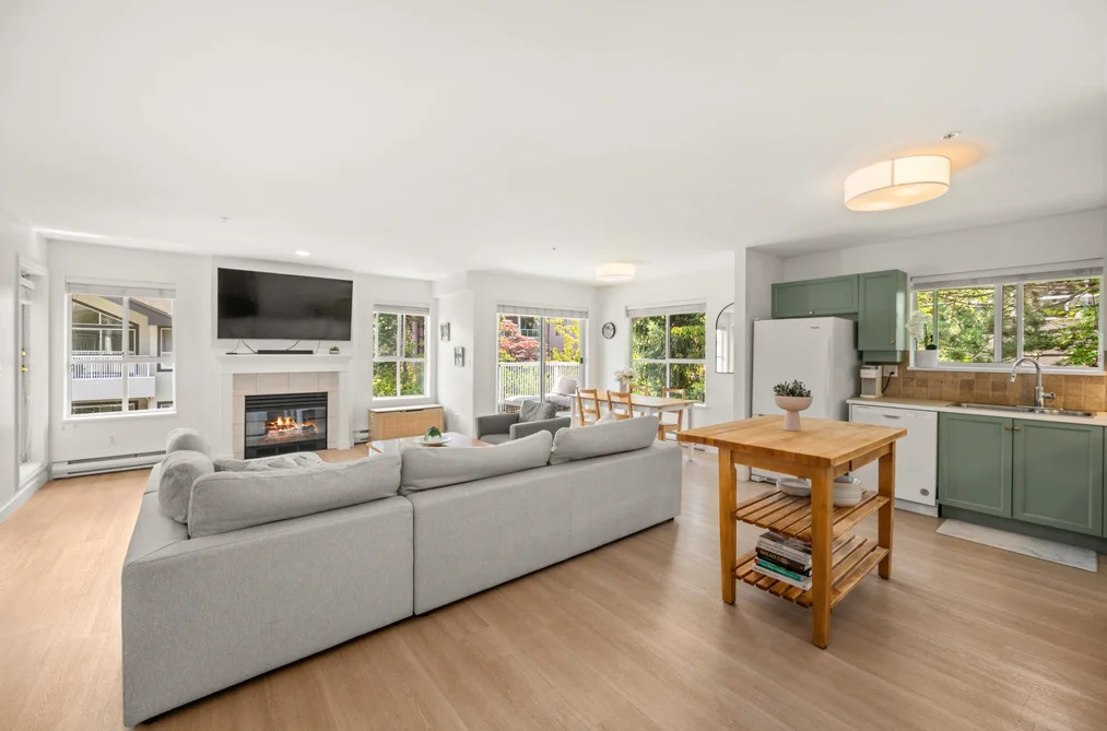 Condo for sale at 309 15272 20 Avenue Surrey British Columbia - MLS: R3146116