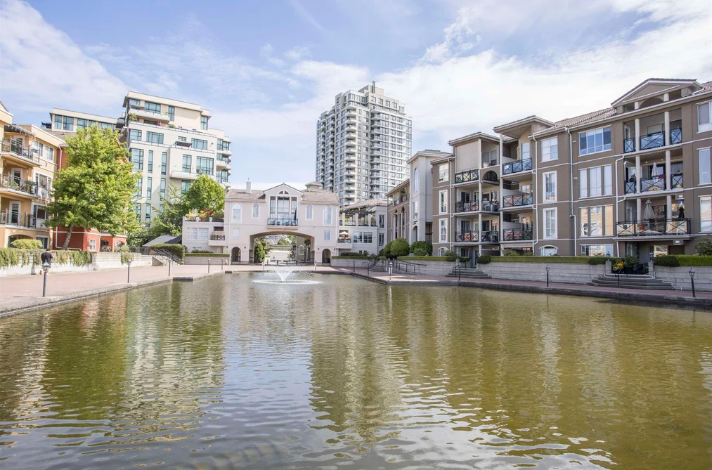 Condo for sale at 309 2 Renaissance Square New Westminster British Columbia - MLS: R3148312