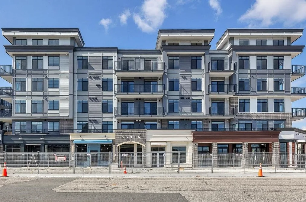 Condo for sale at 309 33816 South Fraser Way Abbotsford British Columbia - MLS: R3085302