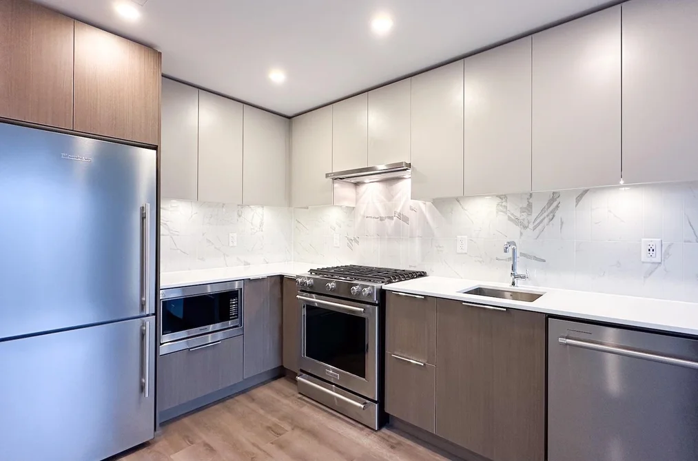 309 645 COMO LAKE AVENUE, Coquitlam BC V3J 0P1, Coquitlam BC — Residential for Sale - Photo 3