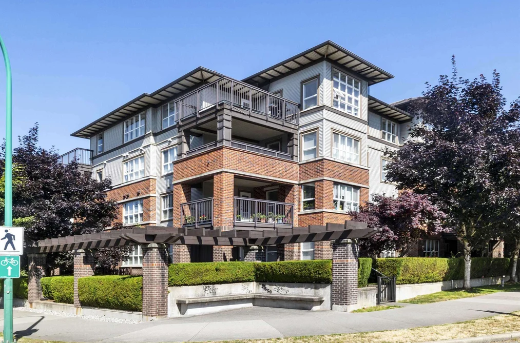 Condo for sale at 309 6815 188 Street Surrey British Columbia - MLS: R3099262
