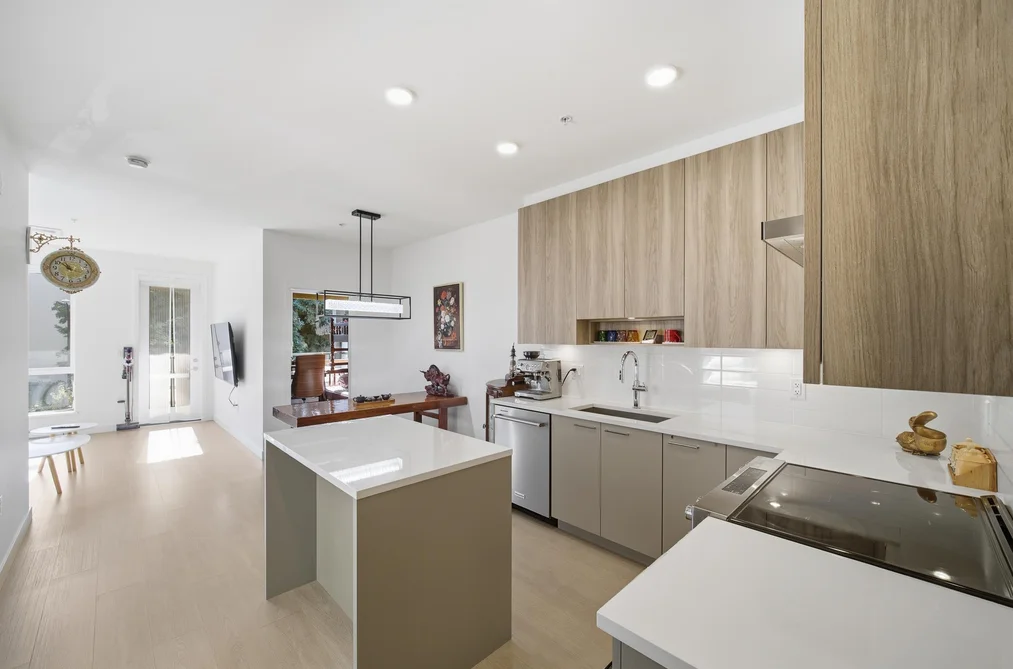 Condo for sale at 309 7588 16th Street Burnaby British Columbia - MLS: R3096832