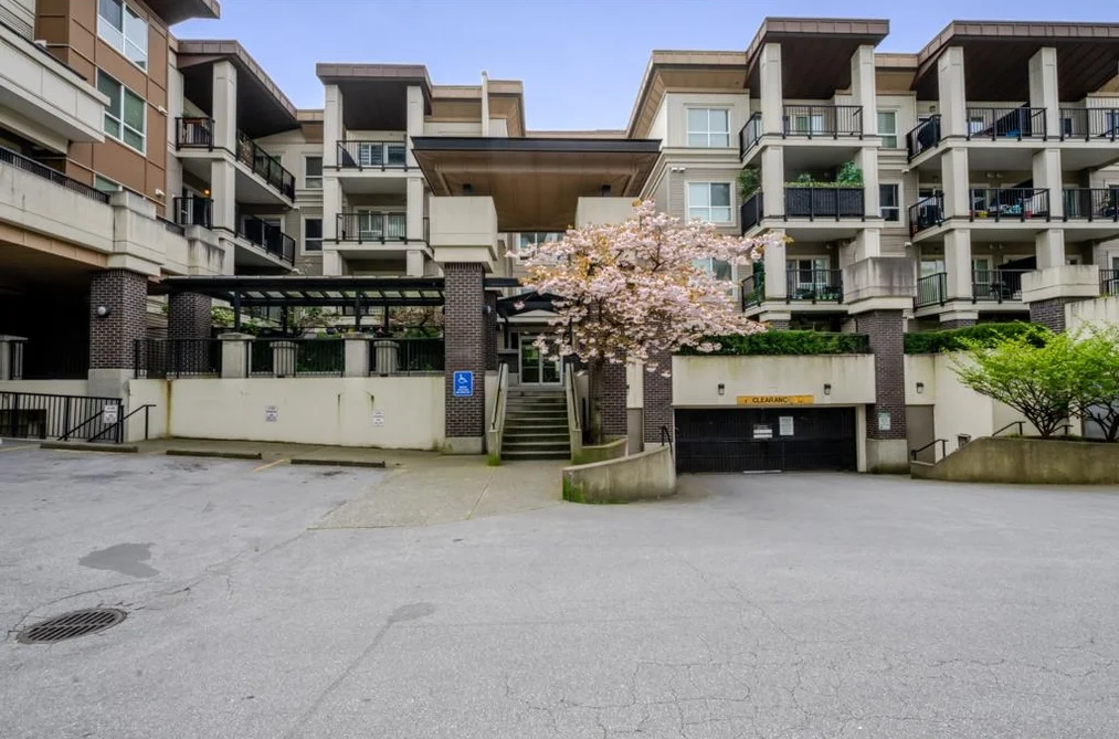 Condo for sale at 309 9655 King George Boulevard Surrey British Columbia - MLS: R3116808