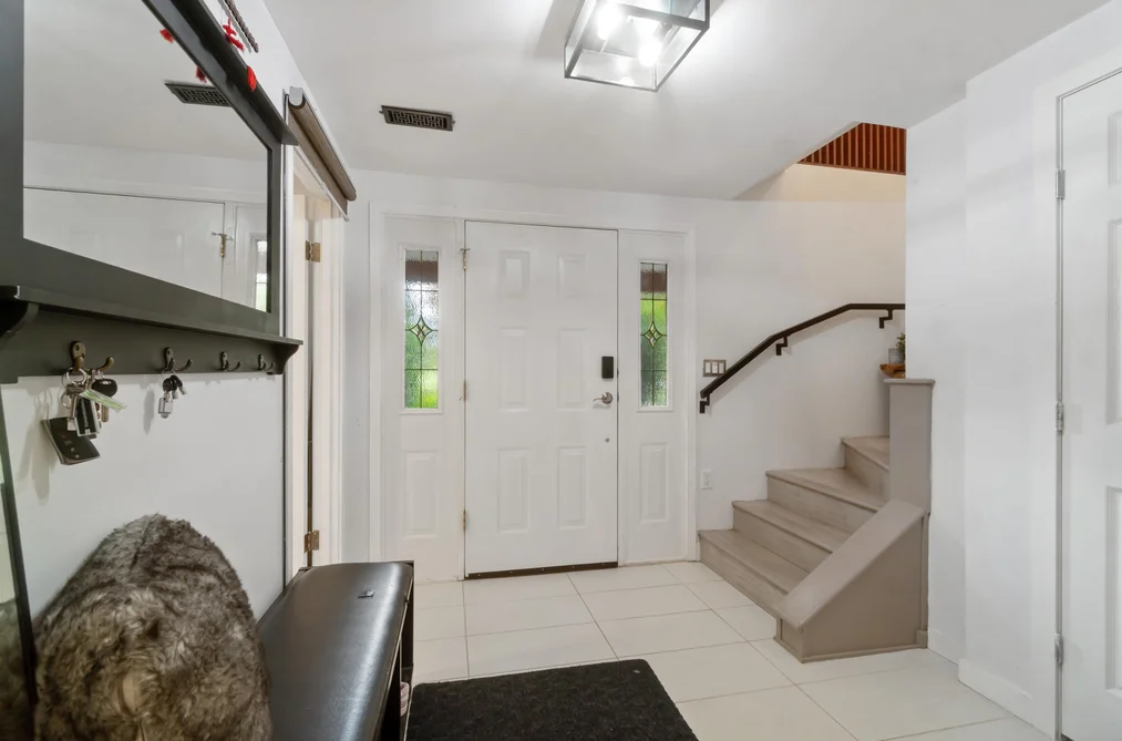 309 GLOUCESTER COURT, Coquitlam BC V3K 5S6, Coquitlam BC — Residential for Sale - Photo 2