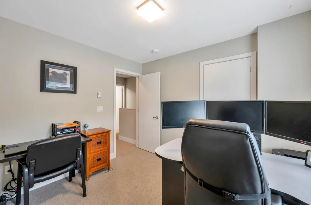 31 1938 N PARRALLEL ROAD, Abbotsford BC V3G 0H1, Abbotsford BC — Residential for Sale — Photo 20 of 34