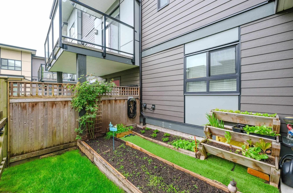 31 1938 N PARRALLEL ROAD, Abbotsford BC V3G 0H1, Abbotsford BC — Residential for Sale — Photo 28 of 34