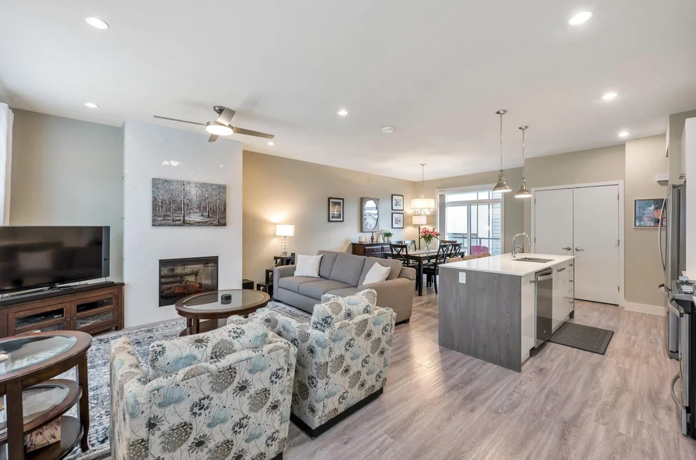 31 1938 N PARRALLEL ROAD, Abbotsford BC V3G 0H1, Abbotsford BC — Residential for Sale — Photo 3 of 34