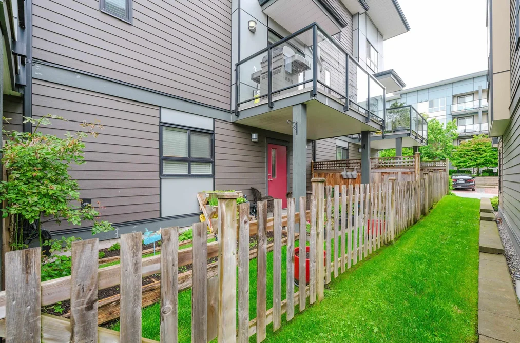 31 1938 N PARRALLEL ROAD, Abbotsford BC V3G 0H1, Abbotsford BC — Residential for Sale — Photo 30 of 34