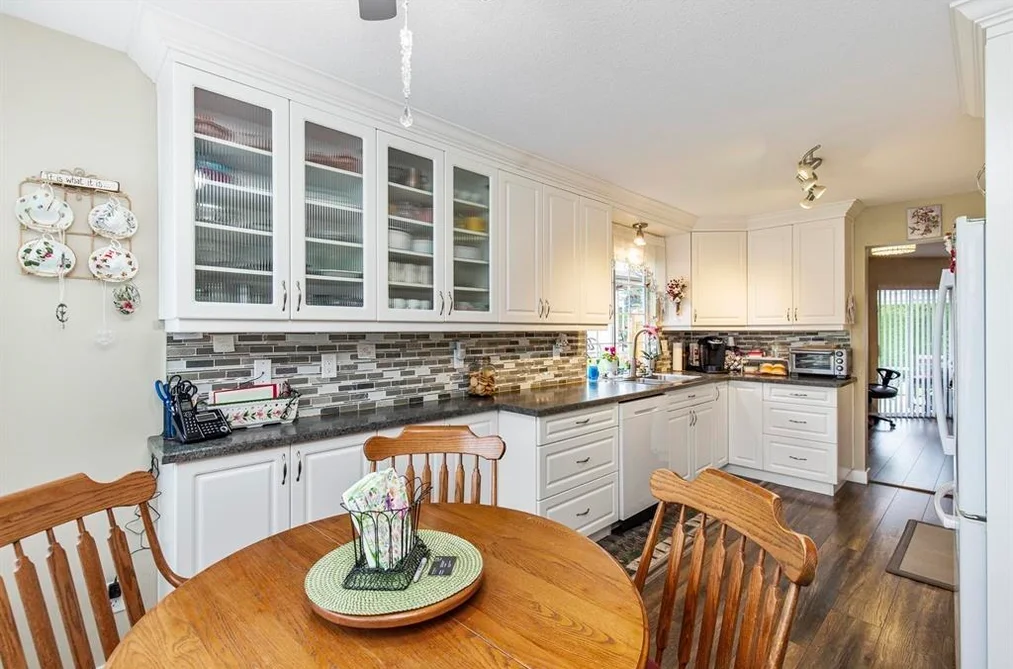 31 32659 GEORGE FERGUSON WAY, Abbotsford BC V2T 4E4, Abbotsford BC — Residential for Sale - Photo 4