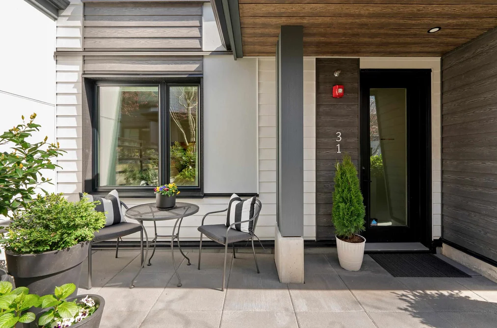 31 528 E 2ND STREET, North Vancouver BC V7L 0G8, North Vancouver BC — Residential for Sale - Photo 2
