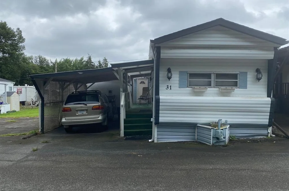 Manufactured Home for sale at 31 8266 King George Boulevard Surrey British Columbia - MLS: R3158109