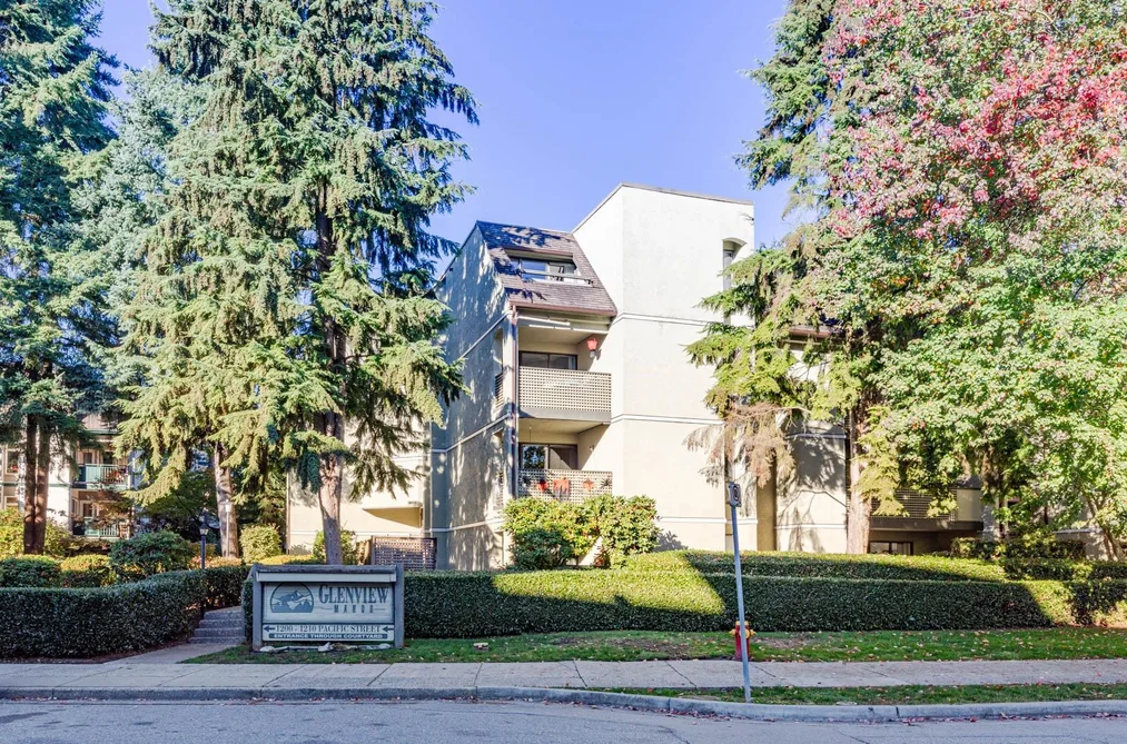 Condo for sale at 310 1210 Pacific Street Coquitlam British Columbia - MLS: R3087532