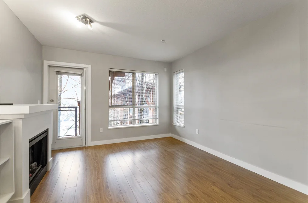 310 1633 MACKAY AVENUE, North Vancouver BC V7P 0A2, North Vancouver BC — Residential for Sale - Photo 2