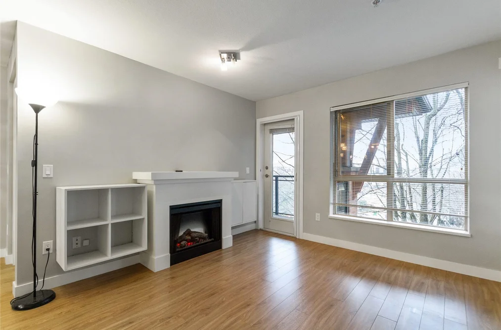 310 1633 MACKAY AVENUE, North Vancouver BC V7P 0A2, North Vancouver BC — Residential for Sale - Photo 3