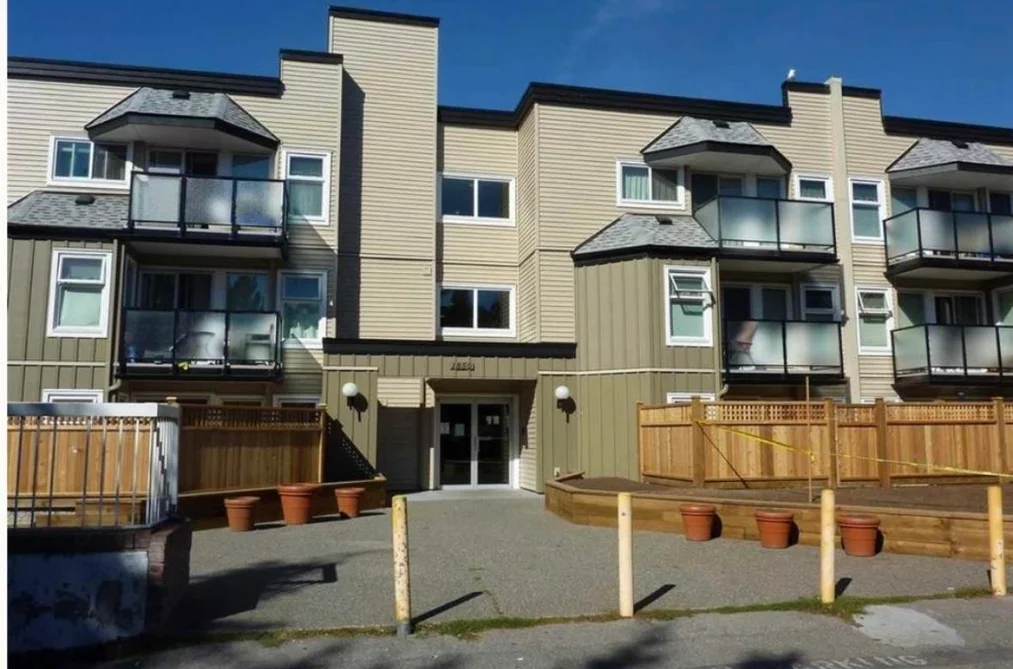 Condo for sale at 310 1850 E Southmere Crescent Surrey British Columbia - MLS: R3133170