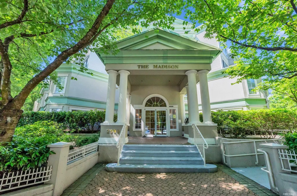 Condo for sale at 310 2990 Princess Crescent Coquitlam British Columbia - MLS: R3135763