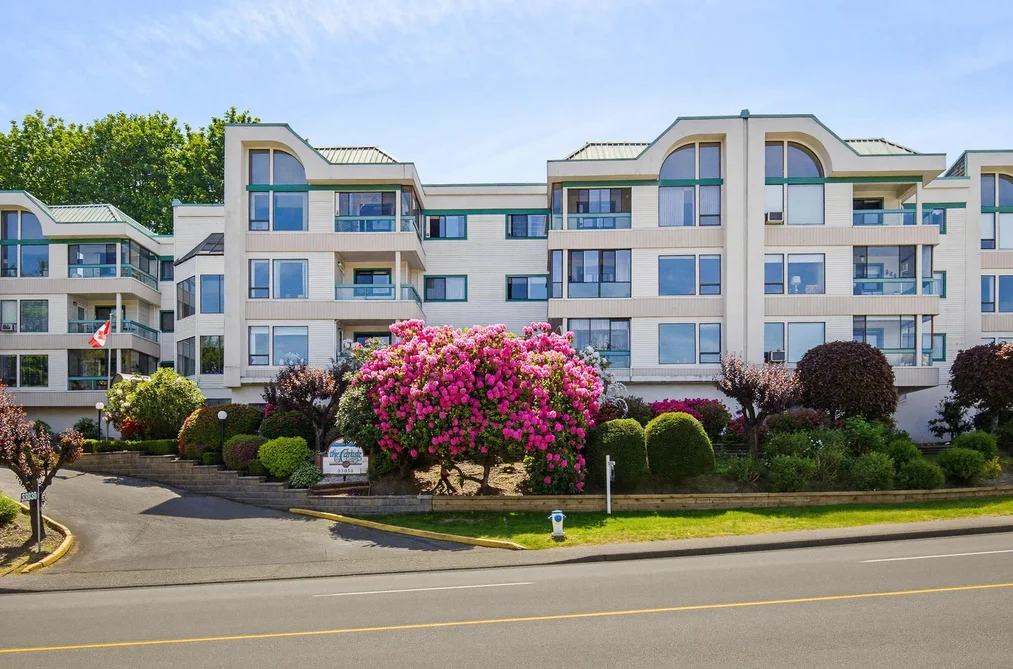 Condo for sale at 310 33030 George Ferguson Way Abbotsford British Columbia - MLS: R3122807
